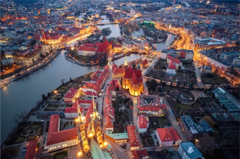 Spacery Wrocław - panorama Wrocławia o zmierzchu